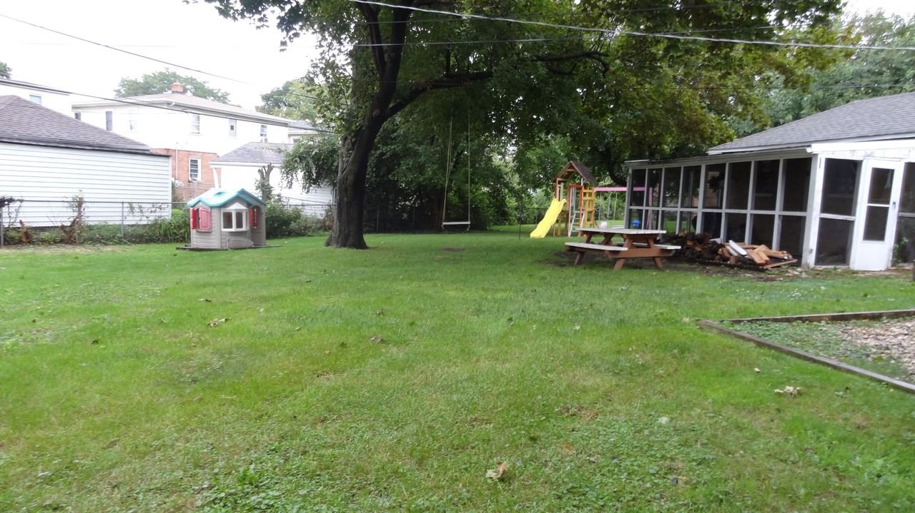 9524 Hacke Ct - Photo 2 of 22