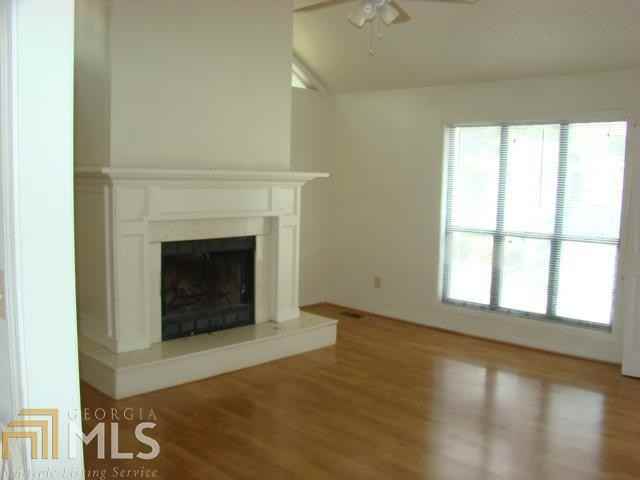 188 Clydesdale Ln SE - Photo 2 of 8
