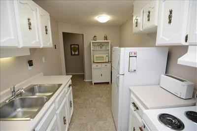 421 Dalhousie St - Photo 3 of 14