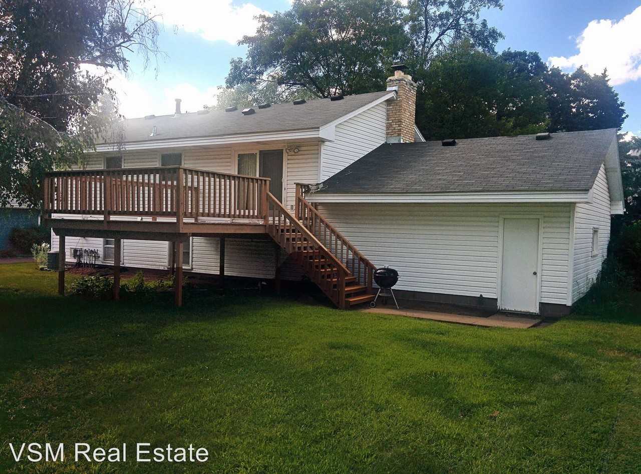 7509 Lyric Ln NE - Photo 2 of 12