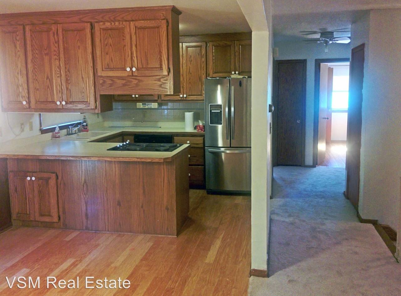 7509 Lyric Ln NE - Photo 3 of 12