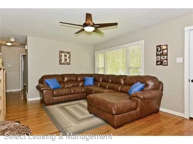 3916 Tipton Dr - Photo 2 of 15