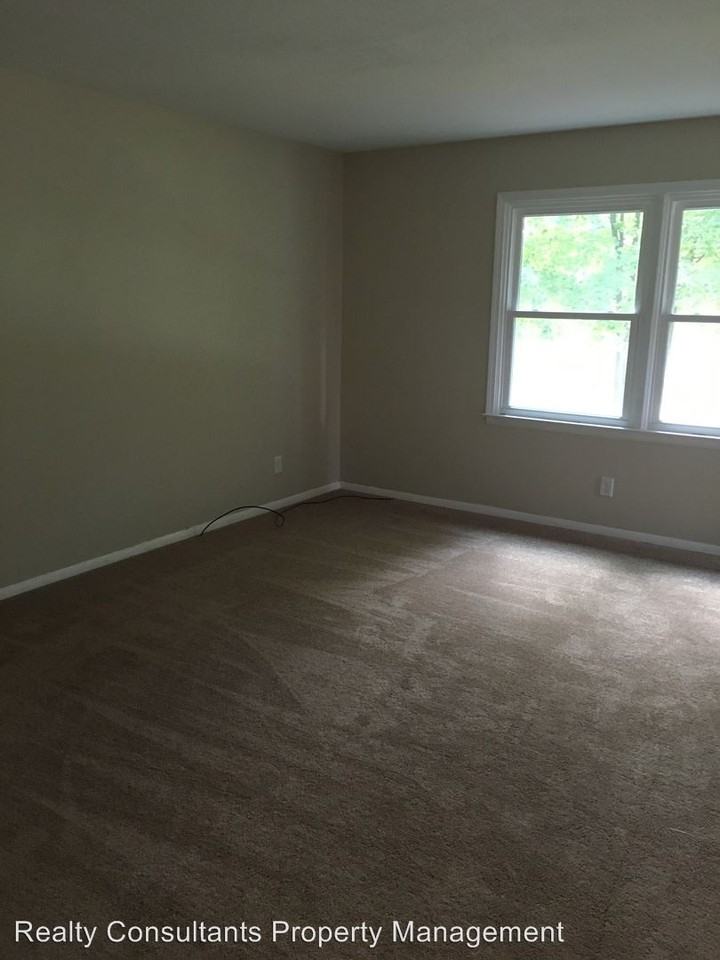 4185 Morningside Dr - Photo 3 of 15