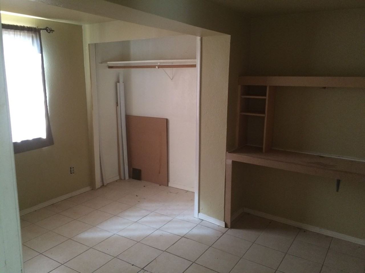 400-410 N Colorado Ave - Photo 2 of 5