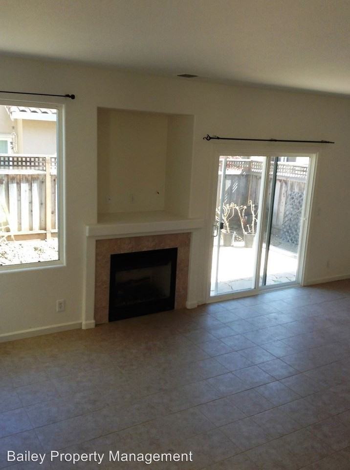 725 Vista Montana Dr - Photo 2 of 9