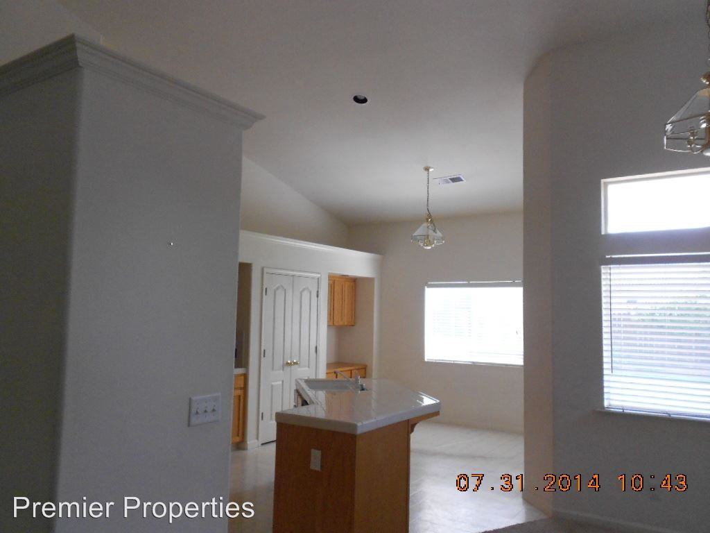 8622 N Heartland Way - Photo 3 of 8