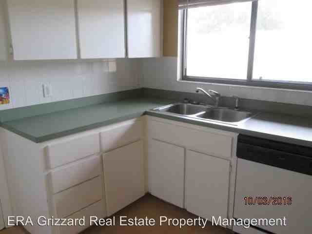 140 N 7th St - Photo 3 of 10