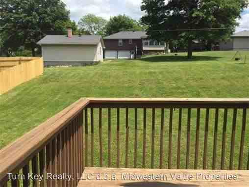 17101 Barr Ave - Photo 3 of 11