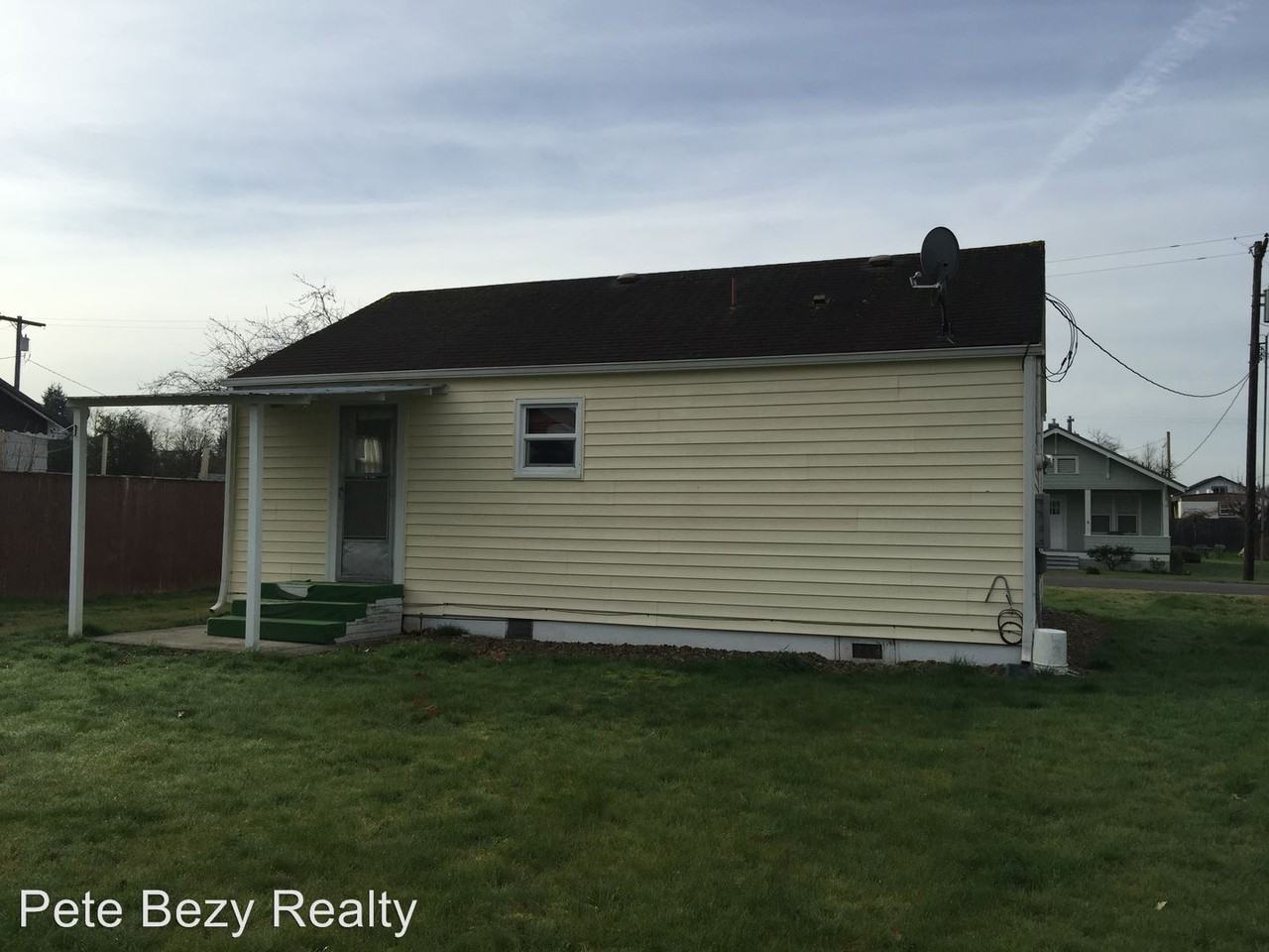 420 Cedar St - Photo 3 of 12