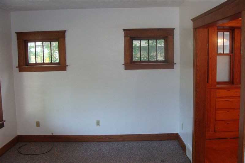 1127 Orchard St - Photo 3 of 13