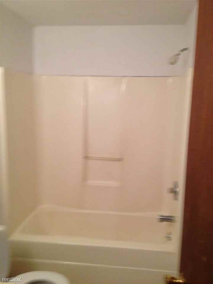 100 Mark Ln - Photo 2 of 3