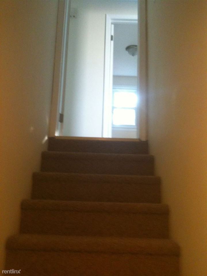 100 Mark Ln - Photo 3 of 3