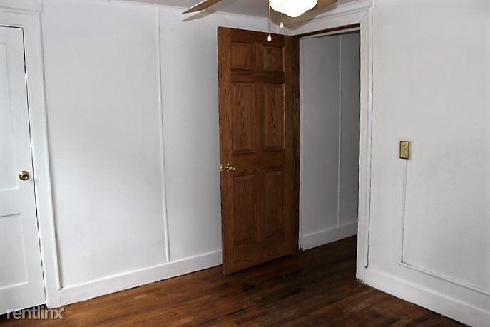 903 North St - Photo 3 of 8