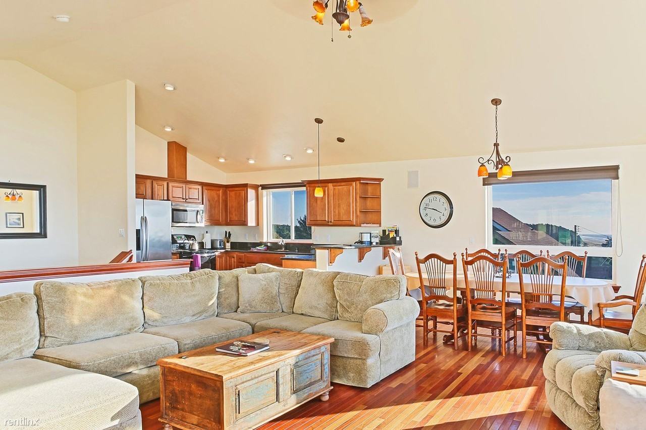 32 1st St N - Photo 3 of 20