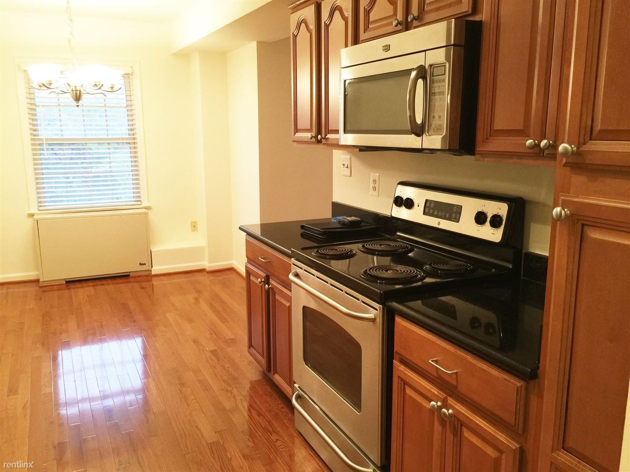 3332 Spring Ln - Photo 3 of 21