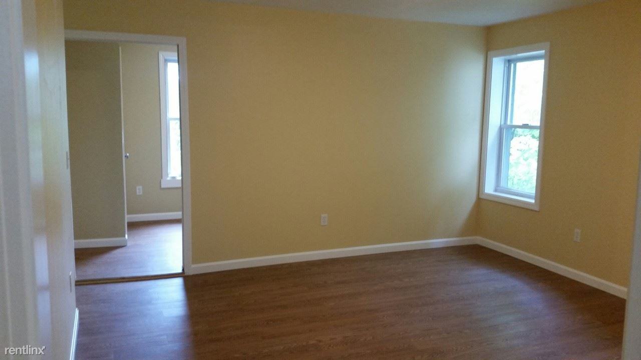 458 Lowell St - Photo 3 of 11