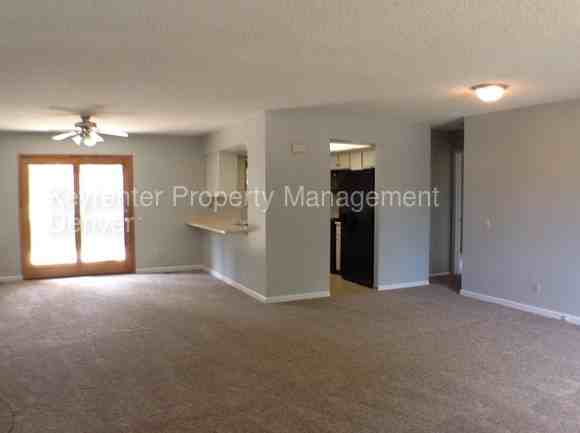 557 S Field Ct - Photo 2 of 30