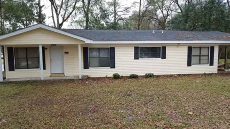 814 Stanton Rd - Photo 2 of 2