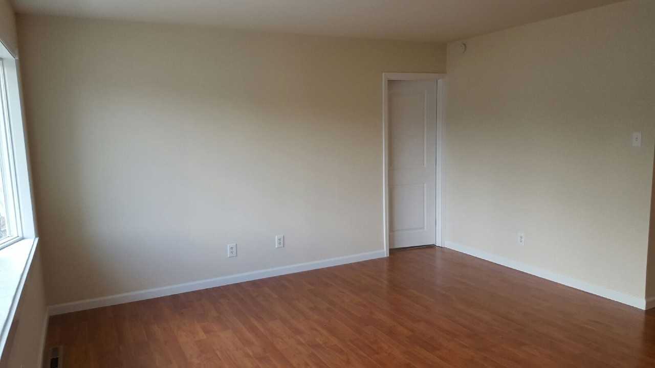 631 Cornell Ave - Photo 2 of 12