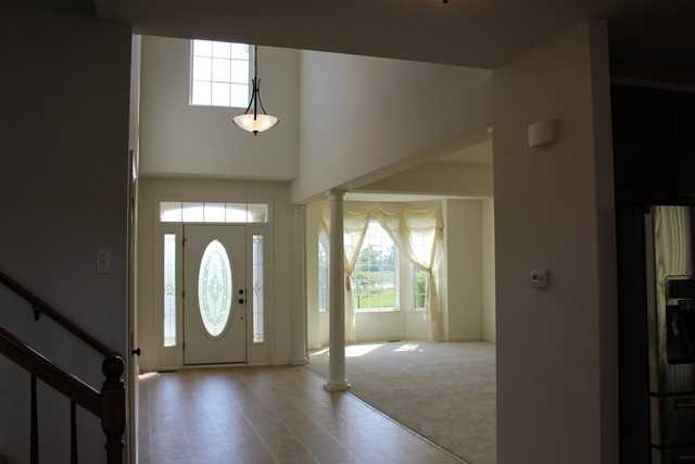 386 Columbia Ln - Photo 2 of 15