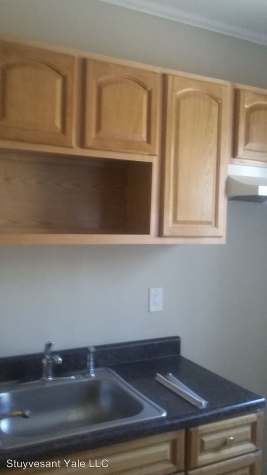 846 S Orange Ave - Photo 3 of 5