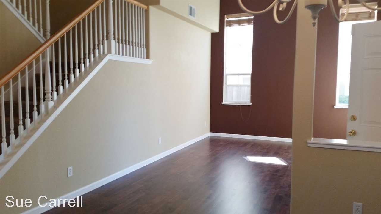 2736 Desert Rose Ln - Photo 3 of 13