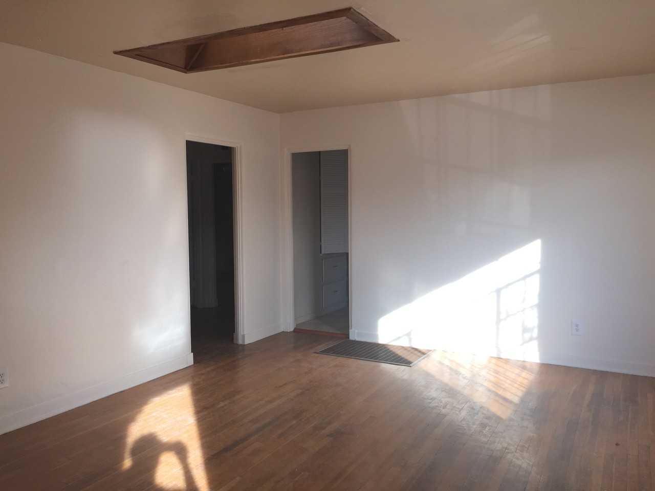 214 Morningside Dr SE - Photo 2 of 14