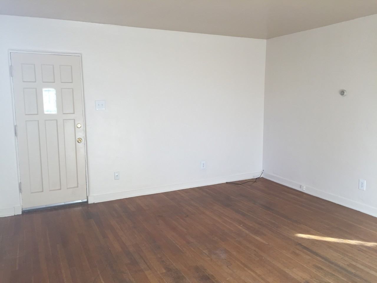 214 Morningside Dr SE - Photo 3 of 14