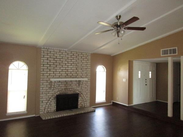 3066 San Diego Dr - Photo 2 of 10