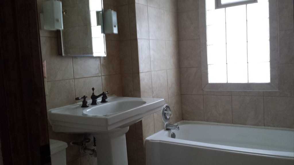 505 S 72nd St - Photo 2 of 11