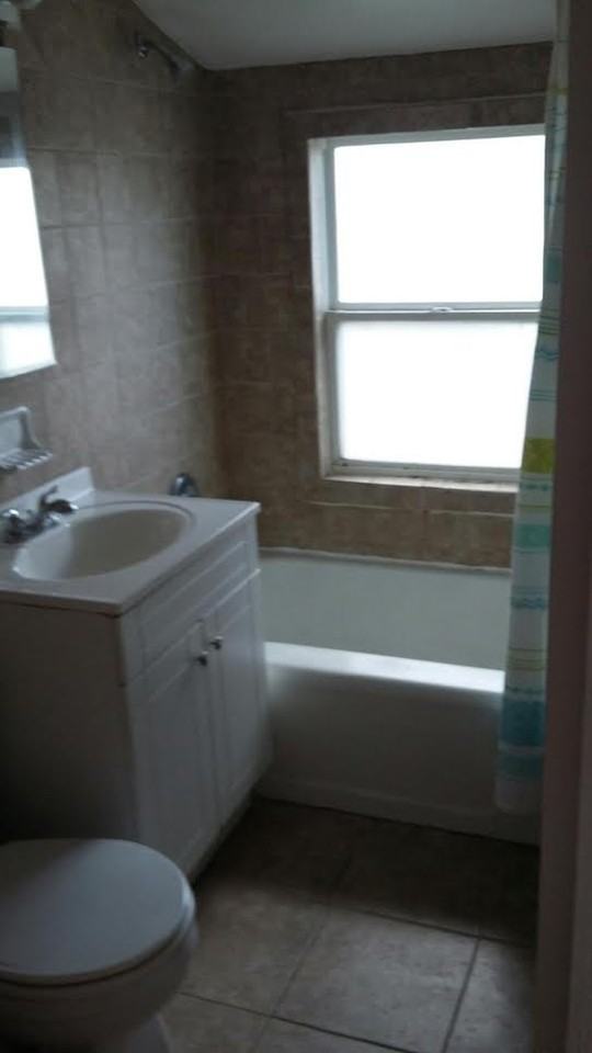 505 S 72nd St - Photo 3 of 11