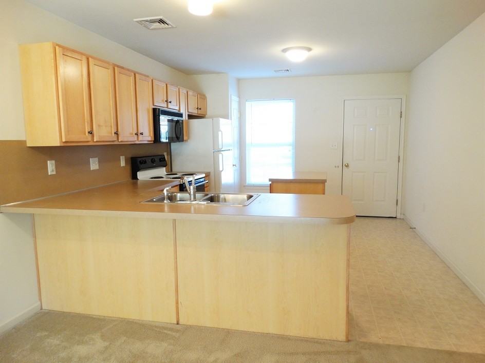 1190 Hammon Ave - Photo 2 of 11