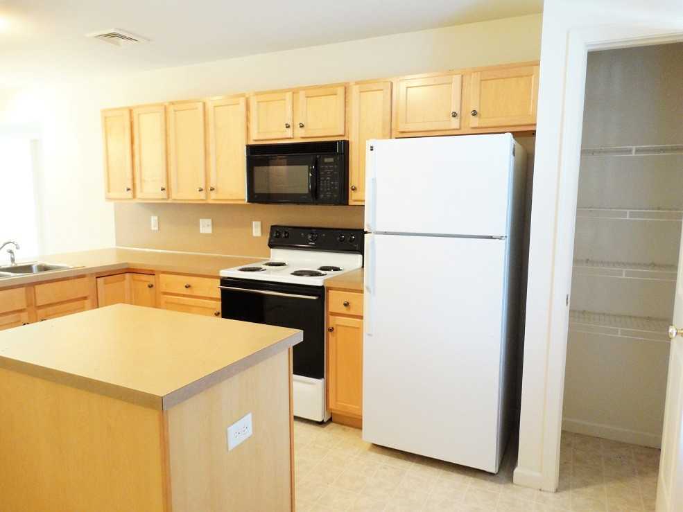 1190 Hammon Ave - Photo 3 of 11