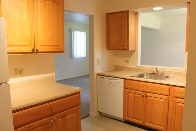 1632 Randall Cir - Photo 2 of 8