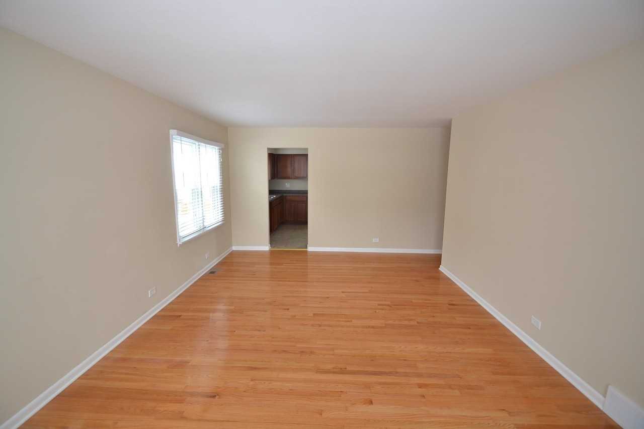 157 Wheeling Ave - Photo 2 of 10