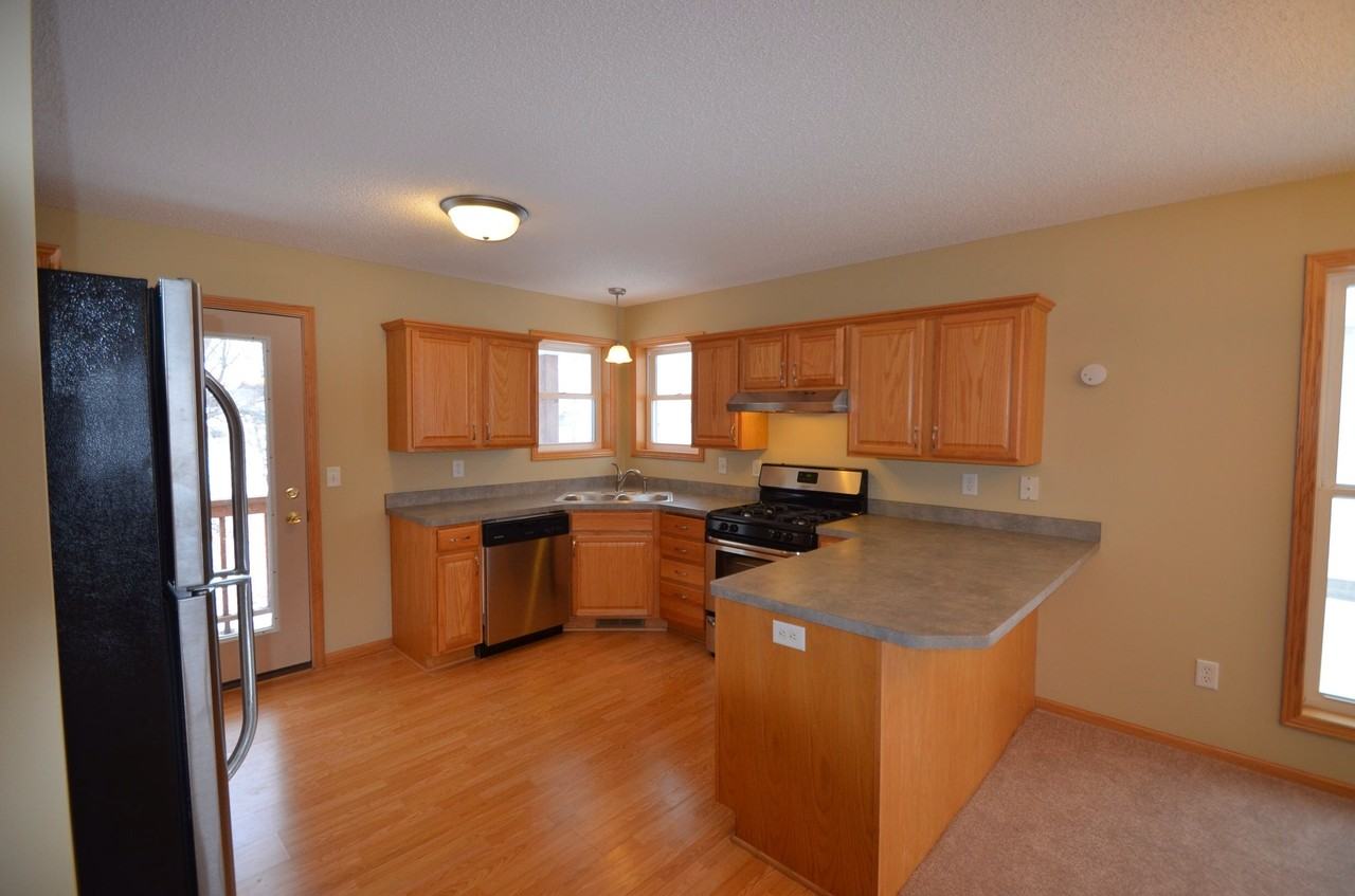 11344 75th St NE - Photo 3 of 10