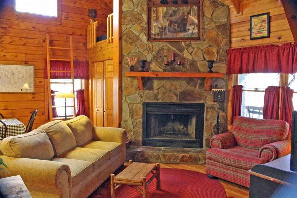 726 Cherry Lake Drive - Photo 3 of 16