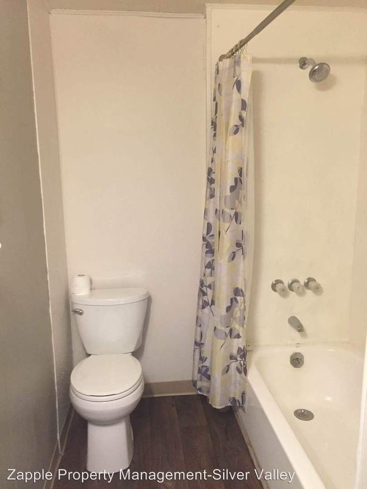 716 S Division St - Photo 2 of 8