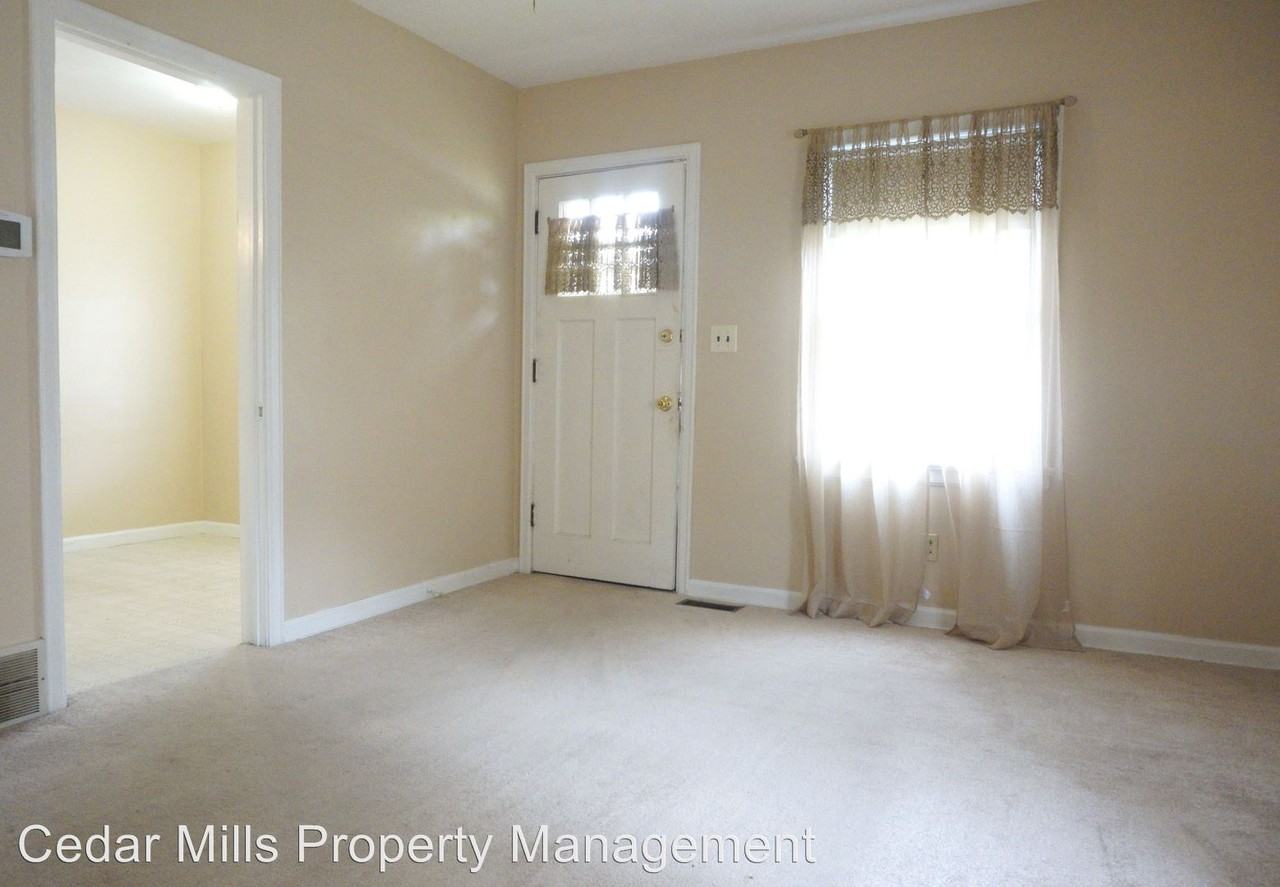 2441 Vermont W - Photo 3 of 12