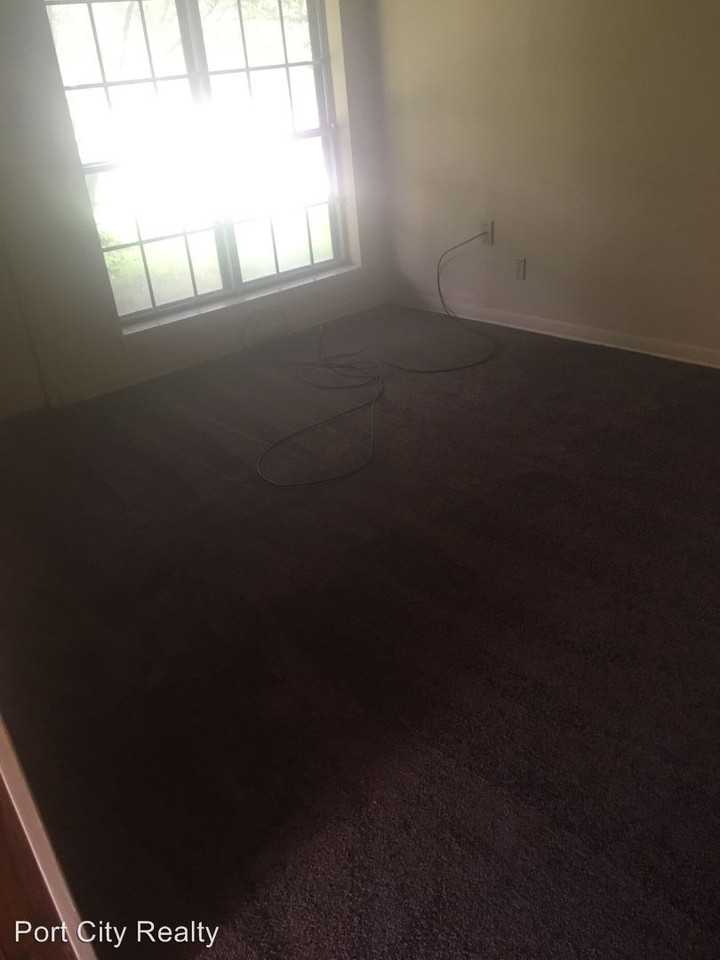 6917 Lavender Dr - Photo 3 of 10