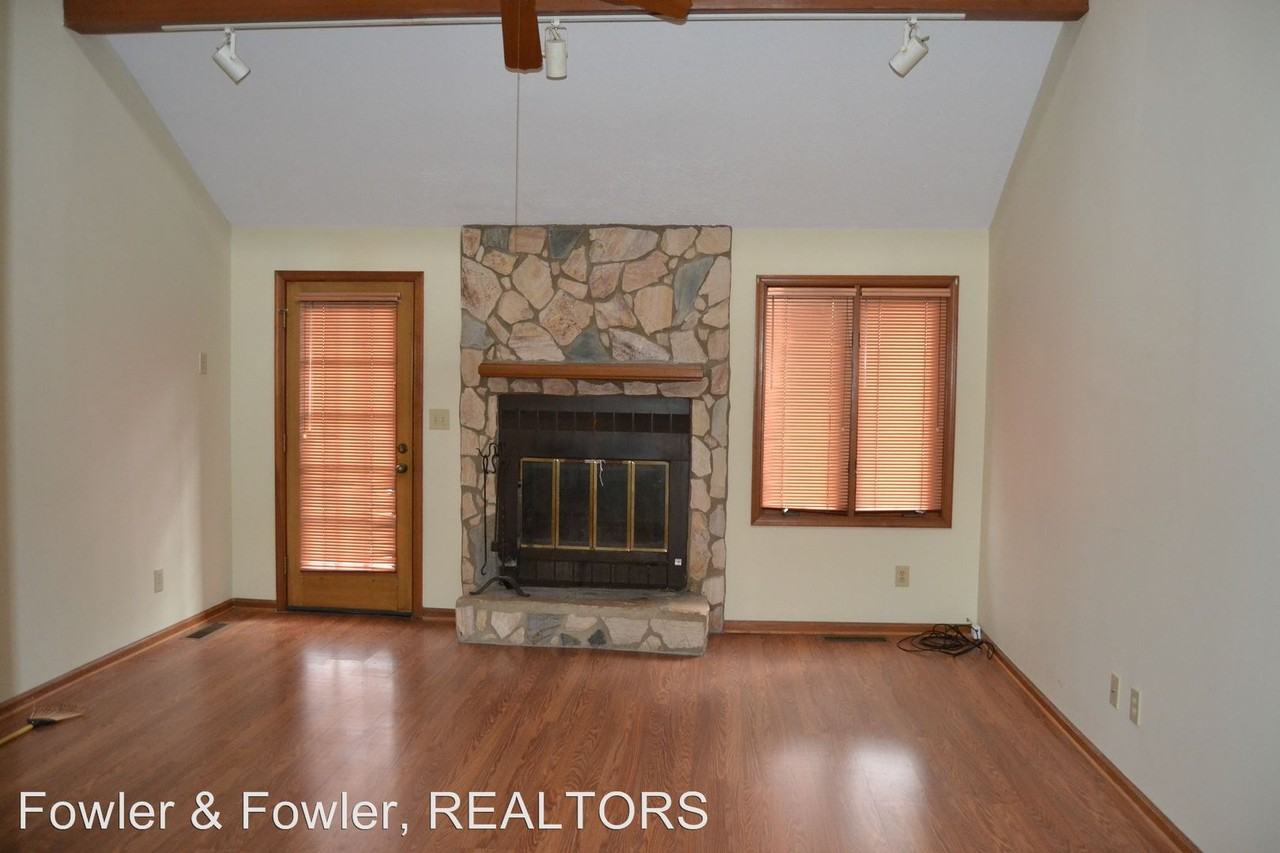 1017 Pineburr Rd - Photo 2 of 13