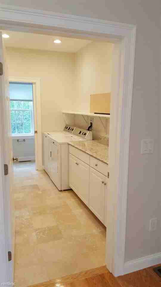 22 Valley St - Photo 3 of 5