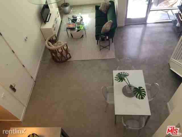 702 Arizona Ave #B102 - Photo 2 of 4