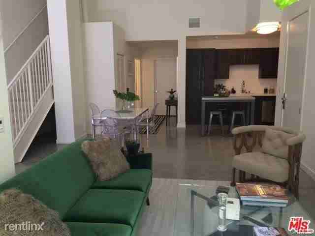 702 Arizona Ave #B102 - Photo 3 of 4