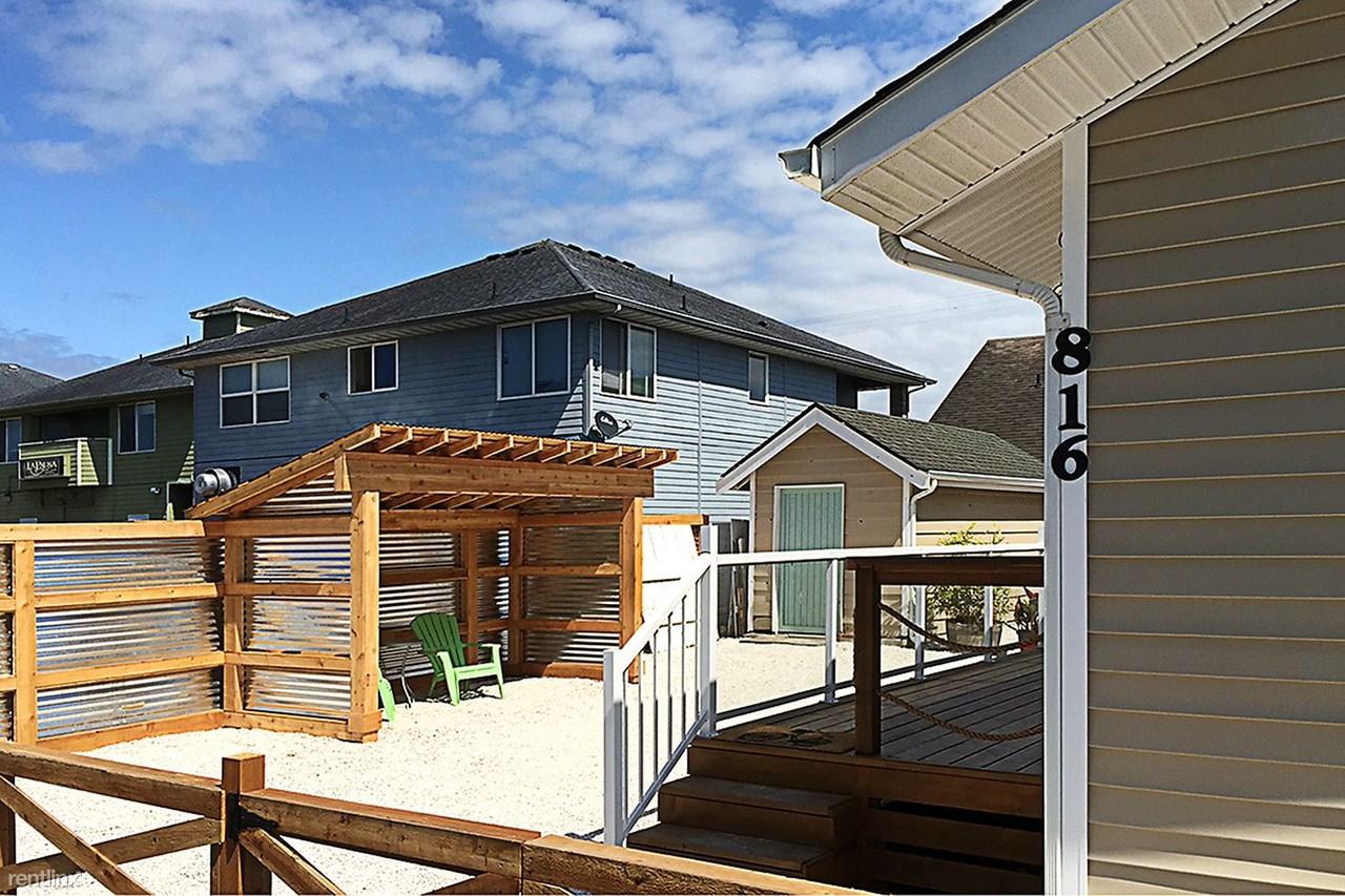 816 Minard Ave NW - Photo 2 of 2