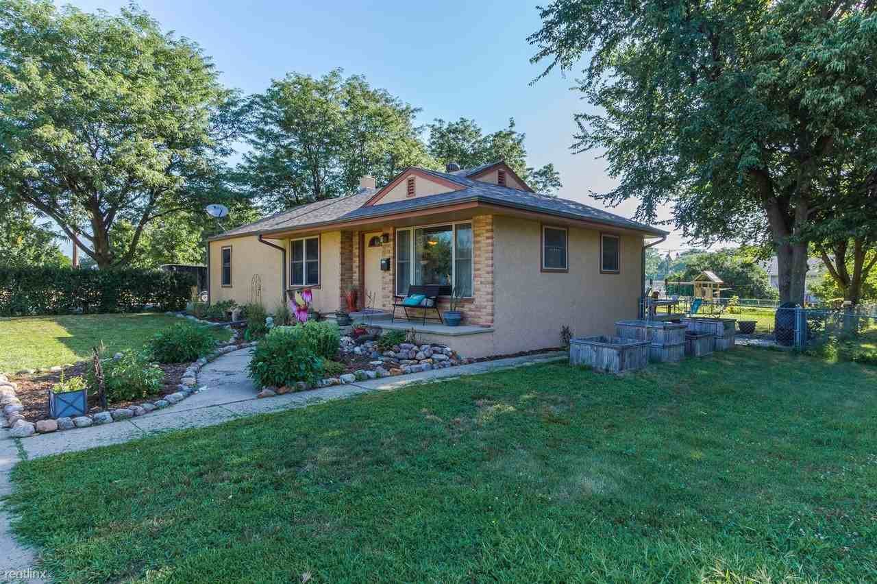 1720 N Mable Ave - Photo 2 of 15