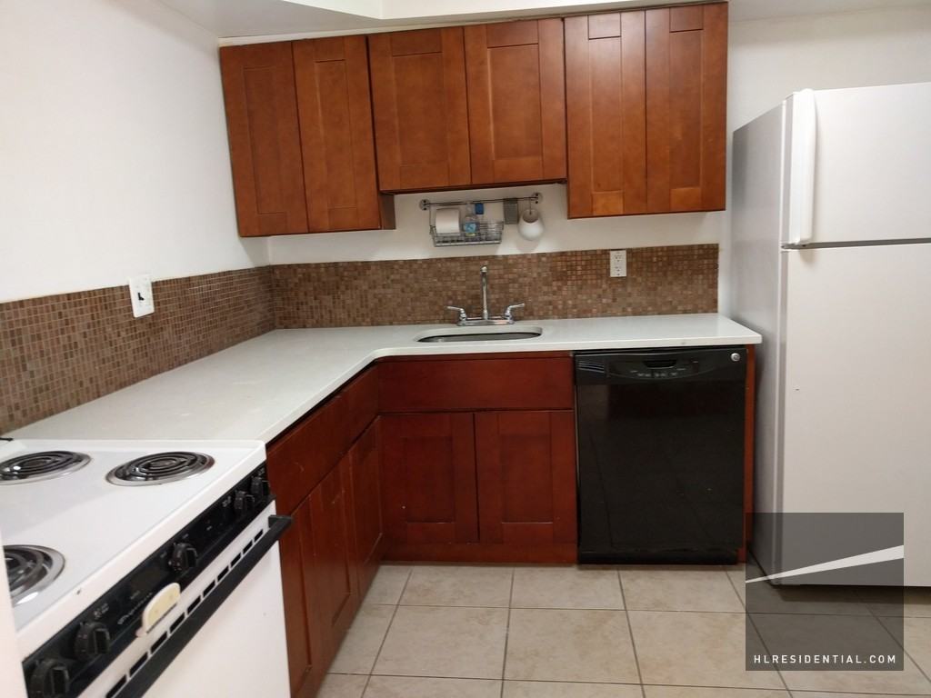 39-14 Little Neck Pkwy #2 - Photo 3 of 4