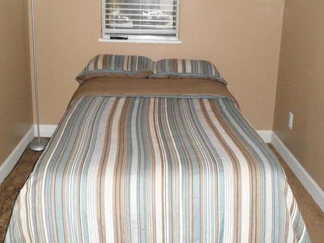 183 18th St Pl NW #k - Photo 2 of 7