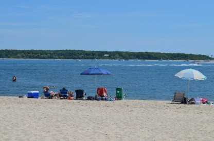 250 Oak Rd - Photo 2 of 16