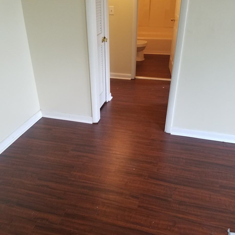 910 Trailwood Cir - Photo 3 of 4